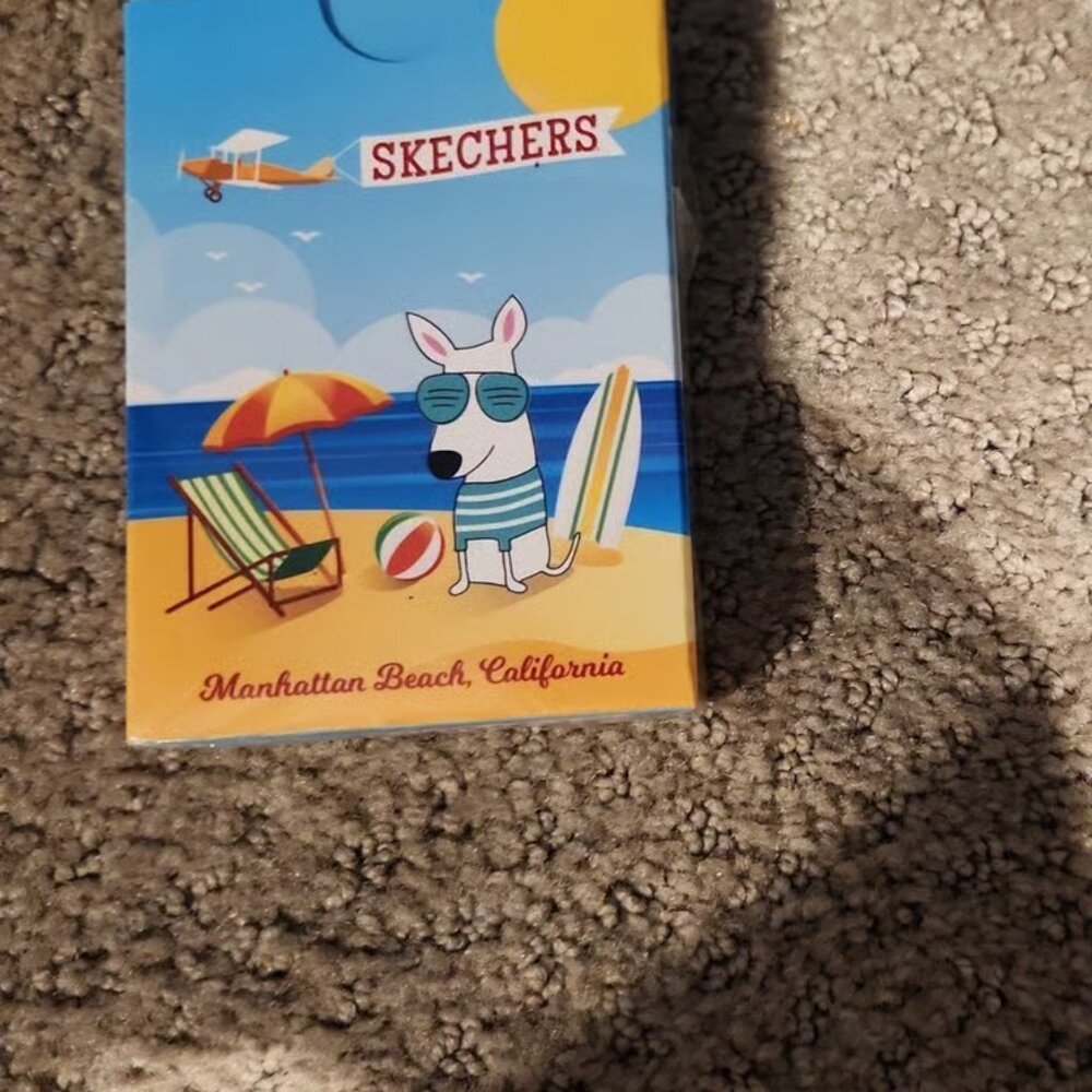 LIMITED EDITION / NEW Skechers Manhattan Beach, Playing Cards,Surfing Dog